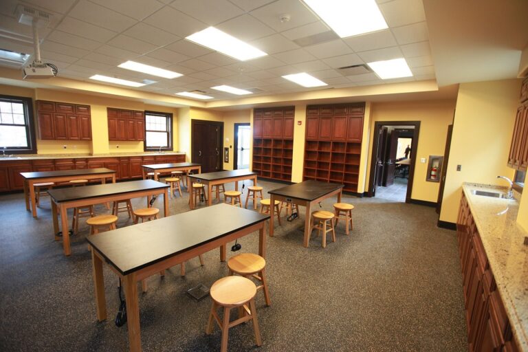 Tennessee Voucher Data Shows Awards Clustered